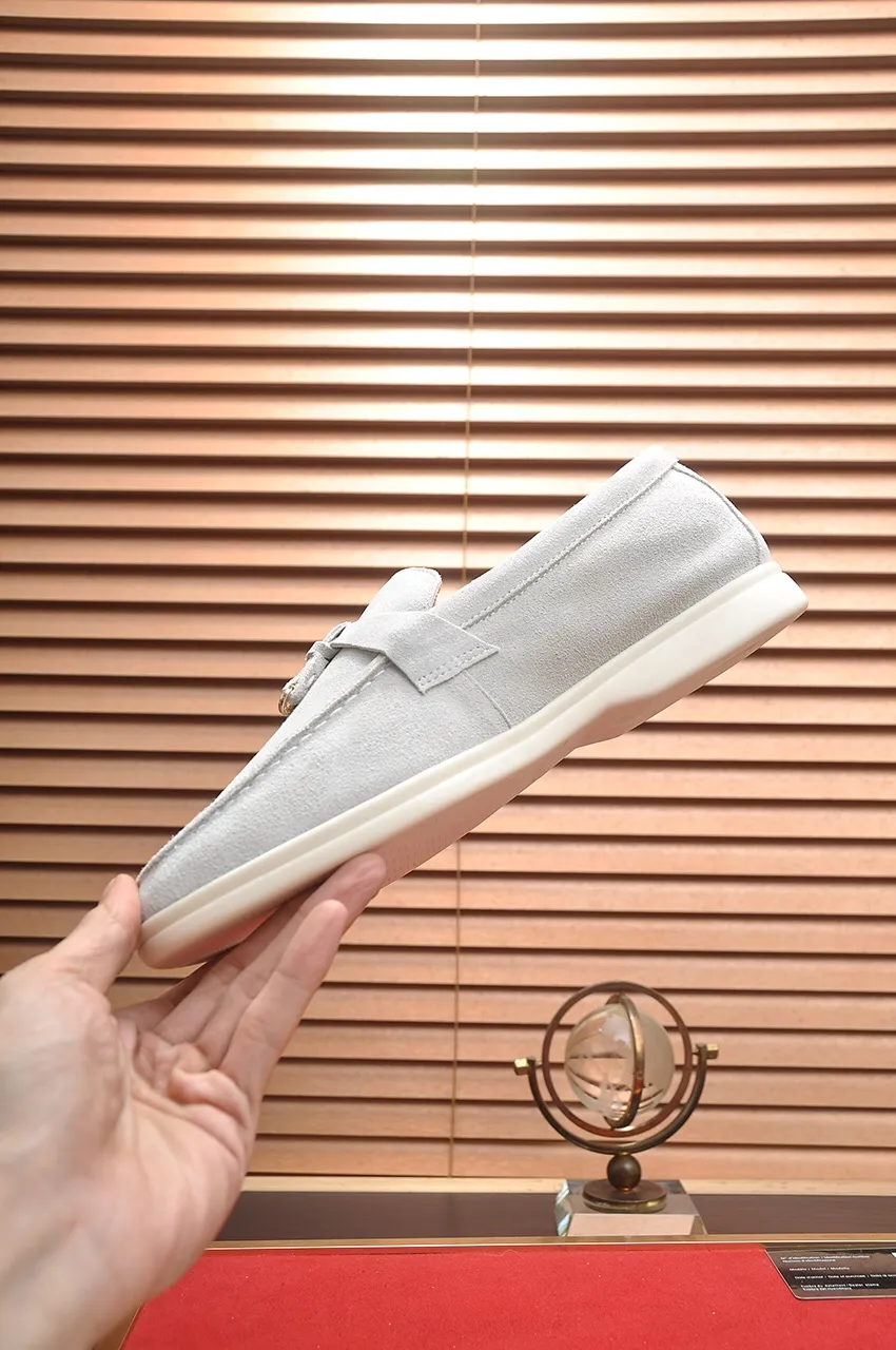 Men's shoes 💰400💶[𝐥𝐨𝐫𝐨 𝐏𝐢𝐚𝐧𝐚] [Couple model] High-end quality, affordable price, LP classic loafers, Italian treasure brand, the only brand that can match Hermès! Only after wearing it do we know that we can’t live up to our feet. Women’s code: 35-40 (customized sizes 34, 41, 42 are non-returnable) Men’s code: 38-44 (customized 45, 46, 47, 48 are non-refundable) Fabric: Customized imported cashmere Lining: Customized imported fetal cowhide Foot: Imported benzene-dyed calfskin Outsole: Exclusive original glass rubber outsole